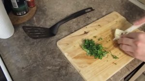 Яичница с помидорами, сыром и докторской колбасой. Просто очень вкусная яичница.