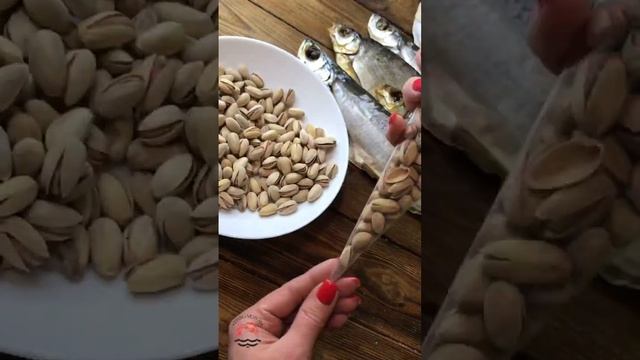 Как сделать букет из вяленой рыбы и орехов