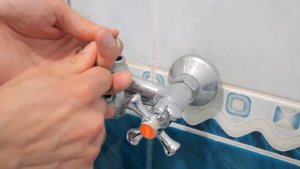 Ремонт смесителя. Ремонт переключателя душа.