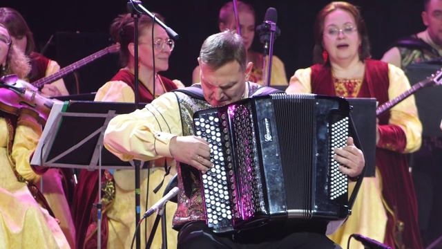 А. Бызов "Ты одессит, Мишка". Солист Михаил Шусталов (баян), дирижёр - Юрий Горобец