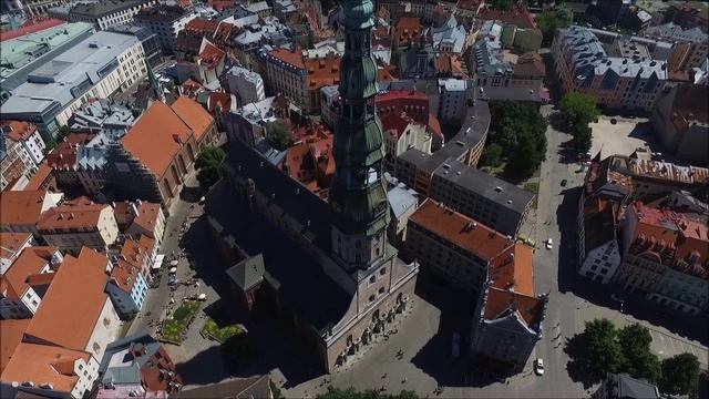 The Old Town of Riga from Bird's Eye View смотреть онлайн