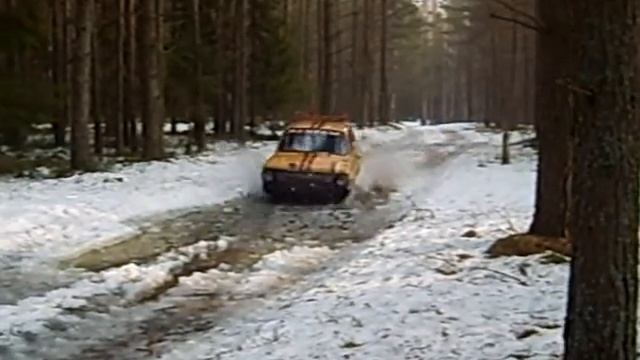 ЗАЗ 968М на снегу 2.AVI смотреть онлайн