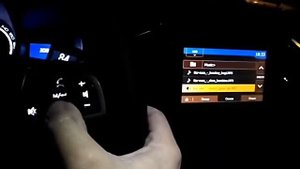 Переключение треков на Lada X-RAY кнопками на руле