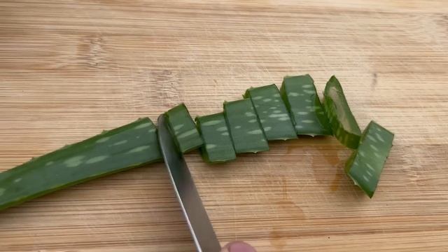 1 Чайная Ложка под Любой Домашний Цветок и Он Cнова Зеленеет и Пышно Зацветает! смотреть онлайн
