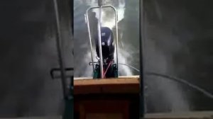 След на воде от подвесного мотора