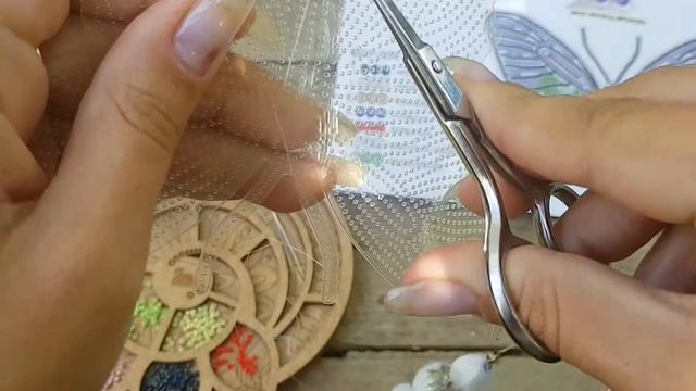 Бабочка "Parides sesostris zestos" BGP-006 ТМ Вдохновение. Вышивка бисером.Как закрепляю нить. смотреть онлайн