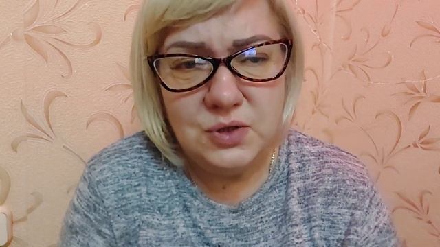 ДОБРОДЕЛЫ ПРИВЕЗЛИ МЕШКИ ЖАННЕ ДЛЯ НОВОГО МУСОРА. А МУДРАЯ БАБУШКА ИХ УТОМИЛА.