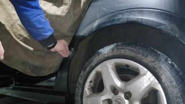 Рихтовка вмятины. Пайка бампера туманок