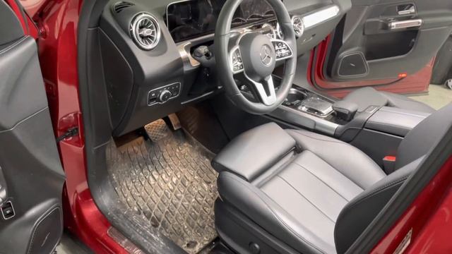 2020 GLB Mercedes Benz Interior & Exterior Detail! смотреть онлайн