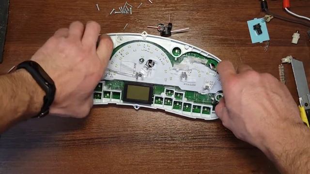 Установка LED платы в щиток приборов Калина смотреть онлайн