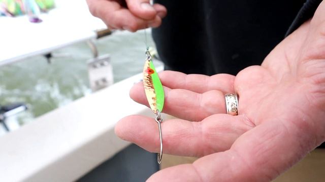 How To Use a Diving Disc to Troll in Deeper Water смотреть онлайн