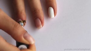 Дизайн ногтей гель лаком с трафаретами RockNailStar. Маникюр со снежинкой. Необычный френч