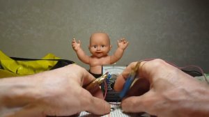 Как заменить батарейки в маске и игрушках