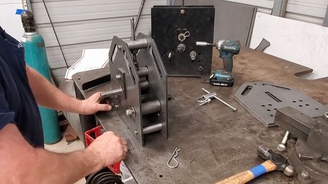 BBQ Smoker Door Band Roller смотреть онлайн