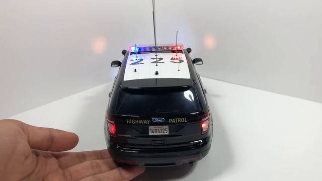 1/18 California Highway Patrol Ford Explorer with Working Lights (CUSTOM ORDER) смотреть онлайн