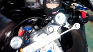 Демпфер руля Yamaha R6 1998-2002.