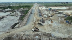 Road construction from the new Phnom Penh International Airport to Phnom Penh