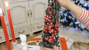 Елочка из шишек .Красиво,просто и дешево.