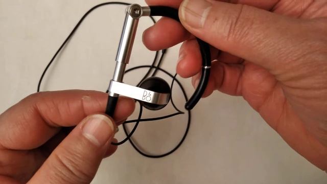 Strange headphones Earset 3i смотреть онлайн