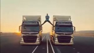 Автомобильный' шпагат  Ван Дамма !!!