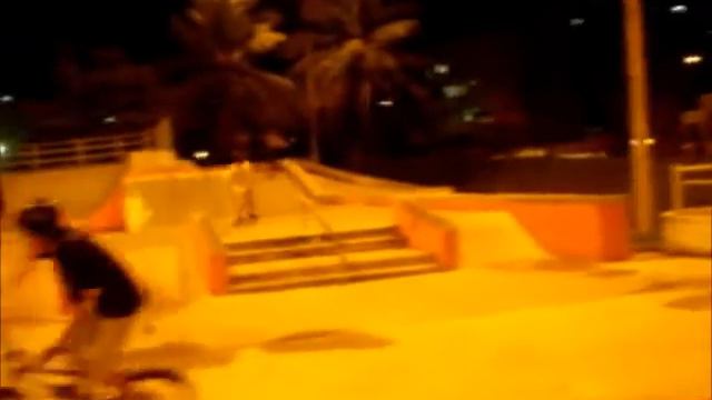 Banidos - Elvis (mustis) смотреть онлайн