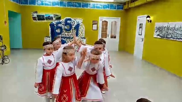 Ансамбль Задоринки г.  Чебоксары  Народный танец "Шанкар шанкар шыв юхать."