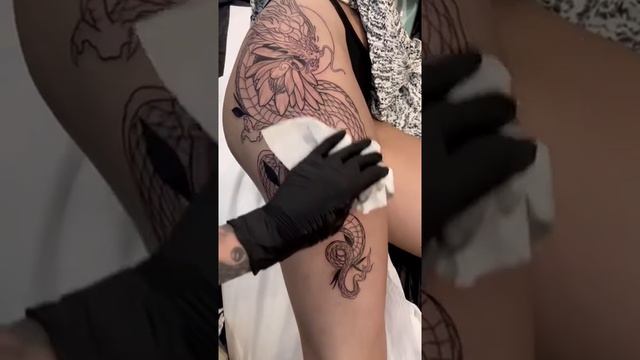 ? Beautiful Dragon Thigh Tattoo By Lauraanntattoo #tattuba #tattoo #tattooartist #shorts #dragon смотреть онлайн