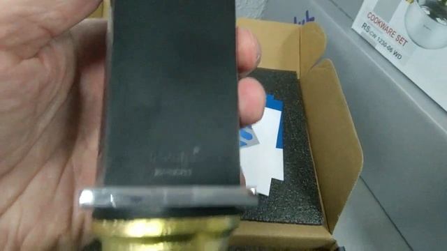 FRAP F1057, Смеситель для раковины (черныйхром, латунь, крепление гайка, картридж 35 mm)