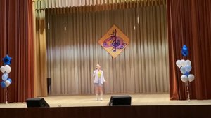 Симонова Дарья. «Падаем и взлетаем» (авторы Т.Демчук и М.Дорошевич., исп. Мария Мирова) 2022г.