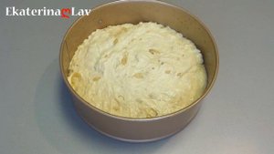 ХЛЕБ БЕЗ ЗАМЕСА (вымешивания руками) из жидкого теста в духовке! С луком! Простой рецепт!