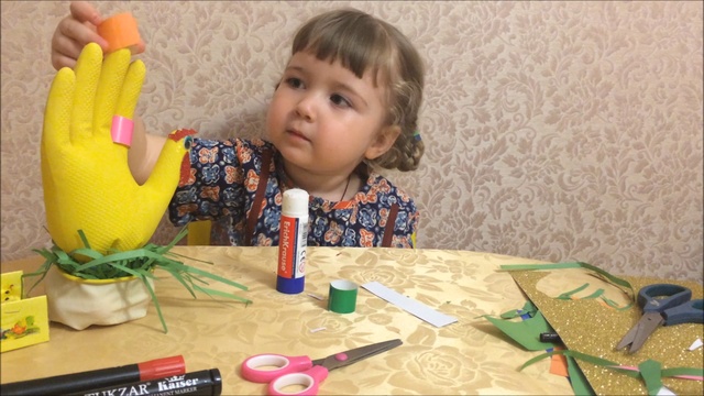 Делаем курочку на пасху поделка своими руками do chicken Easter crafts with their hands