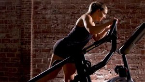 Новинка 2020: степпер-лестница StairMaster 10G, тренажер подъема по ступеням