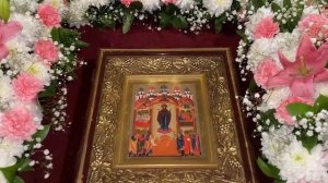 Украшение храма в честь праздника Покрова Богородицы