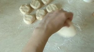 Заварное тесто для чебуреков — хрустящее, тонкое, с пузырьками