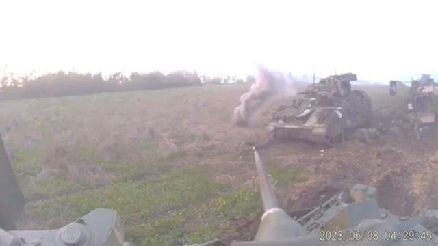 Бои под Орехово. БМП «Брэдли» на минном поле