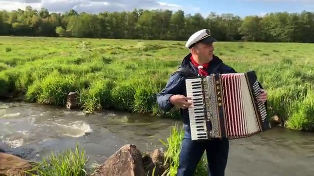 Biscaya. Wolfgang Völker auf dem Schifferklavier смотреть онлайн