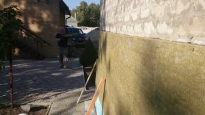 Утепляем баню каменной ватой .