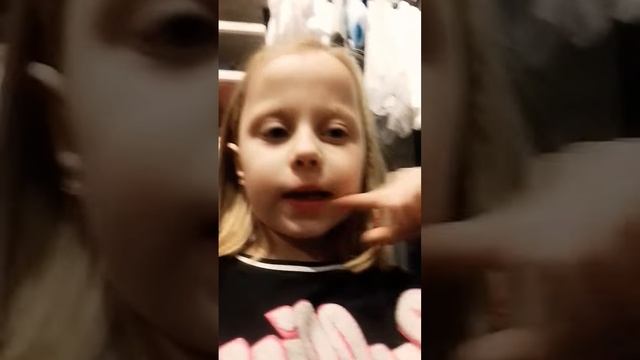 пишите в комментариях какие вы хотите заколки и кто на меня подписан тем я и дам вот эти заколки смотреть онлайн