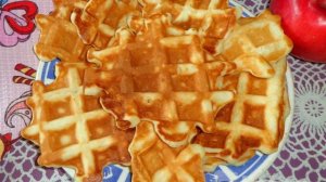 Мягкие вафли с тертым яблоком