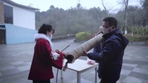 LiziQi visits Panda “熊猫姐姐”李子柒携“强强” “国国”拜年啦!