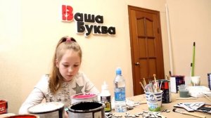 Детский мастер-класс. Резка на лазерном станке, шлифовка и покраска ключницы из дерева.