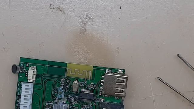 замена USB разъема на колонке AWEI Y280 смотреть онлайн