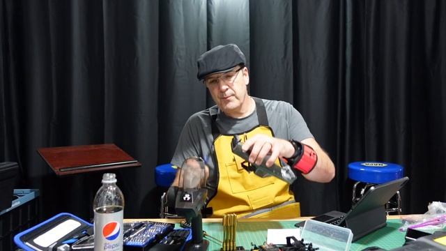 WDKWWAD Episode 5: Installing @litLEDlights on an Axial SCX24 1967 Chevy C10 смотреть онлайн