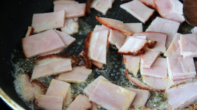 Зеленая фасоль с ветчиной, овощами и яцами
