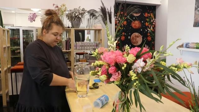 В гостях у Оксаны в цветочной мастерской "Ягель"//Как сохранить букет свежим