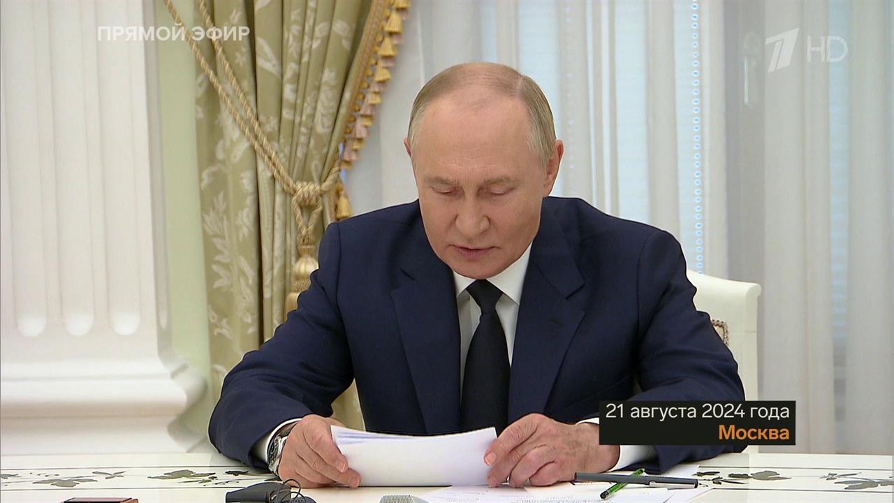 Путин попросил Ли Цяна передать дружеский привет Си Цзиньпину