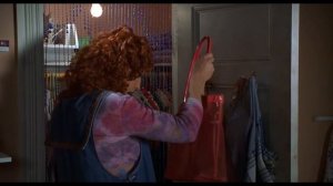 Парни переодевшись ДЕВУШКАМИ проникают в ЖЕНСКОЕ общежитие