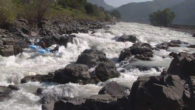 Порог Каменомостский Кавказ 2010.MP4 смотреть онлайн