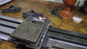 ч 8 токарный станок по металлу своими руками . установка направляющей.