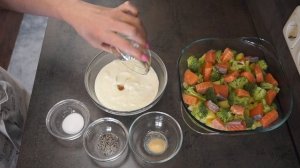 Вкуснейшая запеканка с лососем,брокколи и картофелем в сливочном соусе.ПОЛЕЗНО,БЫСТРО,ОЧЕНЬ ВКУСНО!